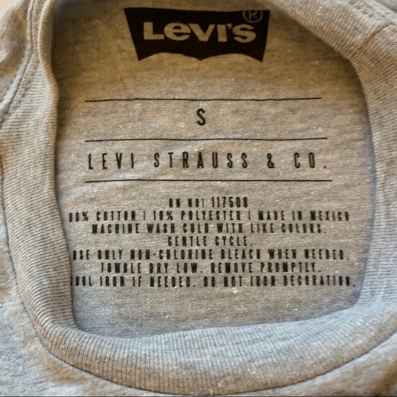 Levi’s tshirt - Picture 4 of 4